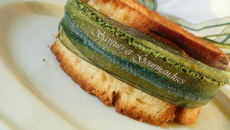 Charlotte aux pommes confites à l'abricot