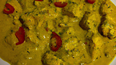 Poulet au curry jaune