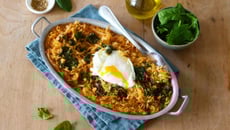 Riz au four, safran, épinards et oeuf