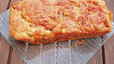 Cake aux figues, jambon sec, et pavé d'affinois