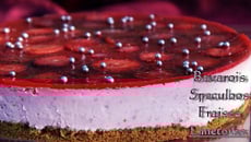 Bavarois aux fraises sur biscuit en spéculoos