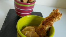 Sticks de dinde, sauce au beurre de cacahuètes