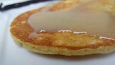 Galettes de millet vanillées et sauce à la vanille