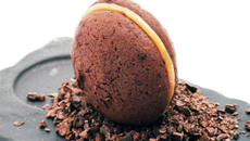 Whoopies au chocolat noir  ganache au caramel beurre salé