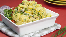 Salade de pommes de terre, yaourt et ciboulette