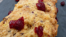 Cookies pistaches, canneberges, chocolat blanc, sans beurre, sans œufs