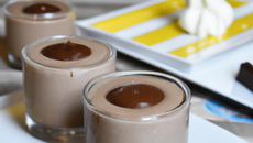 Mousse au chocolat, crème fraîche et beurre