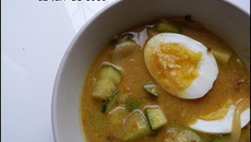 Curry aux fèves, courgettes et lait de coco maison