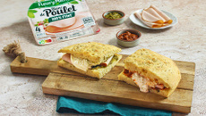 Focaccia sandwich au blanc de poulet et burrata