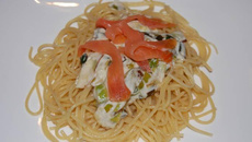 Spaghetti à la crème de poireaux et saumon fumé