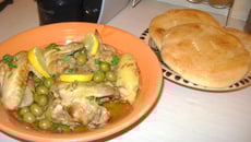 Poulet aux olives et son pain tabouna