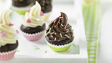 Déclinaison de mini cupcakes tout chocolat