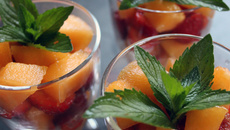 Verrine melon, fraises au sucre vanillé