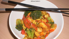 Poêlée de crevettes/surimi & ses légumes au curry