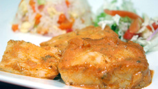 Poisson à la sauce tomate et ananas