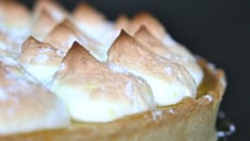 Tarte au citron à la crème d'amande et sa meringue au citron vert