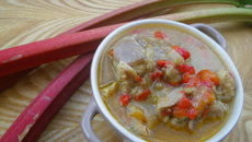Mijoté de porc aux poivrons et à la rhubarbe