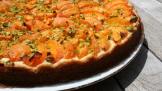 Tarte sablée aux abricots et aux pistaches
