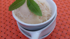 Glace pêche-verveine