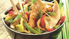 Wok d'aiguillettes de poulet gingembre