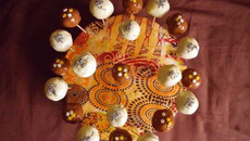 Cake pops à la betterave rouge, cerises et chocolat