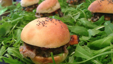 Mini burgers d'escargot à la bourguignonne