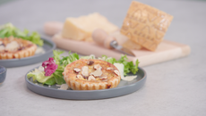 Tartelettes à l'oignon et au Grana Padano