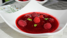 Soupe glacée aux fruits d'été