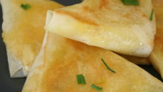 Bricks à la courgette jaune et au chèvre