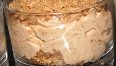 Verrines mousse au nutella sur lit de macarons