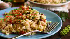 Risotto aux courgettes, poivrons grillés et tomates séchées