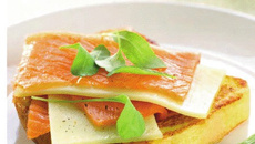 Pain perdu au saumon fumé et Comté