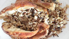 Poulet rôti farci au riz sauvage et amandes