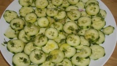 Salade de concombre citronnée