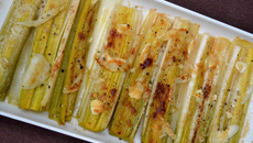 Poireaux gratinés au fromage de chèvre et au parmesan