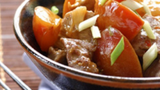 Porc aigre-doux aux prunes