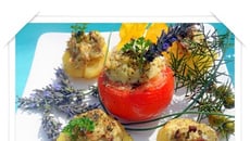 Pommes de terre et tomates farcies à la terrine de canard