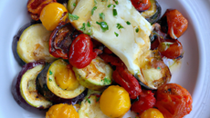 Légumes d'été et mozzarella gratinés