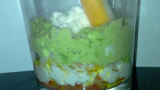 Verrine avocat-surimi au fromage cottage cheese