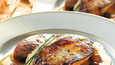 Foie gras de canard poêlé aux raisins