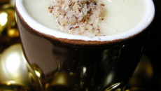 Velouté de céleri et pomme verte à l'huile de truffe