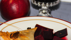 Feuilleté aux pommes et son sirop de betterave 