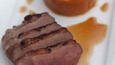 Magret de canard laqué aux épices écrasé de courge...