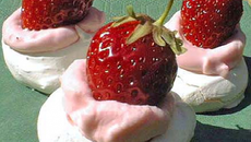Petits nids aux fraises