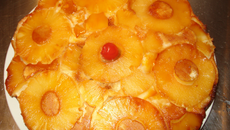Gâteau à l'ananas et au rhum