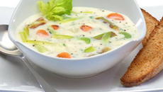 Soupe de poireaux aux pommes de terre, thym et Philadelphia