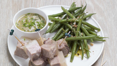 Bouchées de tête de veau et salade de haricots