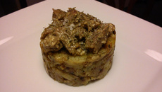 Emincé d'agneau au thym et à la crème d'ail sur son écrasé de pommes de terre