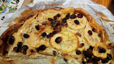 Tarte aux pommes bananes et raisins
