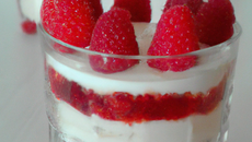 Verrine de framboises à la Rose ...
